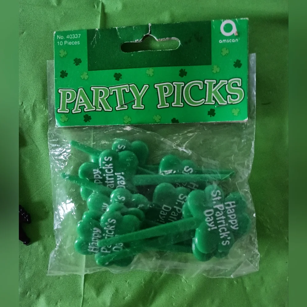 3/$10 🌟 Lot Of Halloween & Saint Patty's Patrick's Day Cupcake Toppers/ Picks